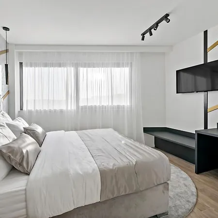 Magnus Villa *
